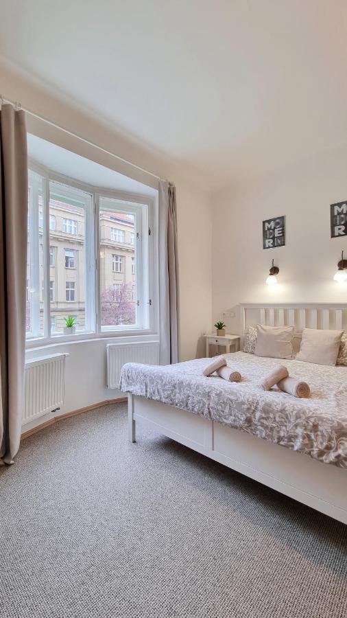 Finnem Rentals Zikova Prague Exterior photo